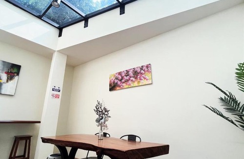 Jakarta Hotel | The Home Srengseng