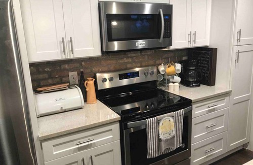 Marietta House | The Honeybee House North Atlanta Marietta Business or Family Travel Sleeps 1-6