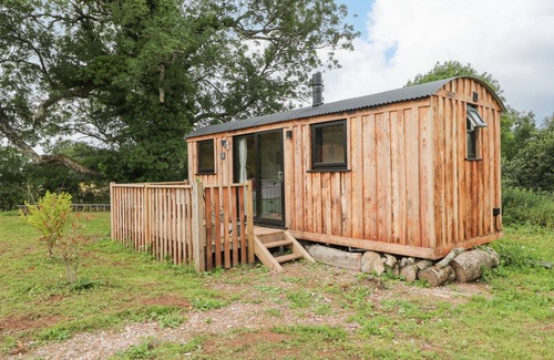 Cosheston Cottage | THE HONEYBEE, pet friendly, with open fire in Lamphey