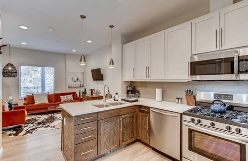 Georgetown Condo | The Honeysuckle Homestead/Georgetown Living