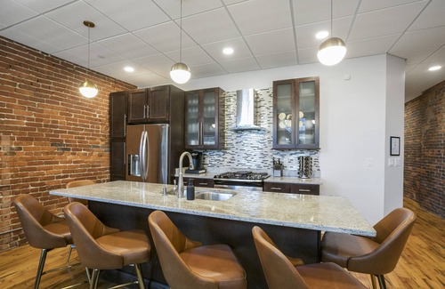 Downtown Nashville Condo | The Honky Tonk - 2 Blocks to Broadway