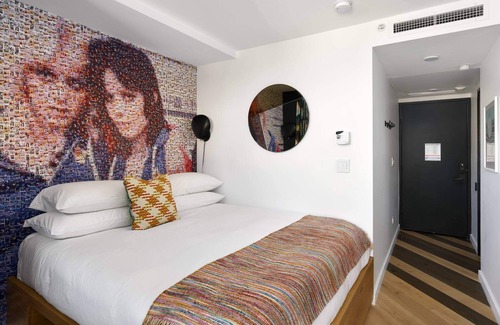 Eureka Valley Hotel | The Hotel Castro | Enjoy the Views, Food, and Entertainment | King Classic Room