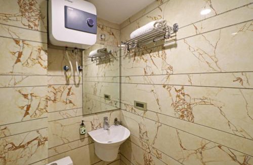 Paharganj Hotel | The Hotel Mohit -5 Minutes Walk From New Delhi Railway Station - Paharganj