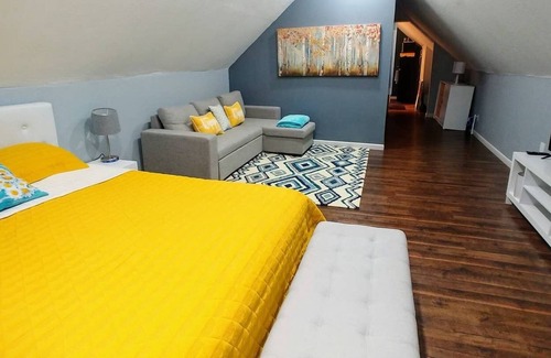 Old Brooklyn House | The House Hotels - Stickney Loft - Charming Third Floor Hideaway!
