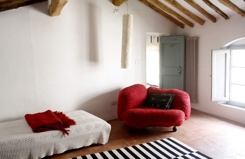 Calci House | The house in front of the creek