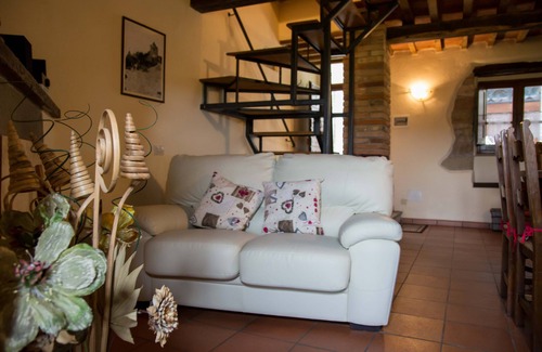 Bivio Lugnano House | The house in the Castle (free wifi)