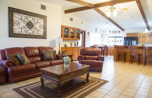 Boerne House | The house is in the middle of town, next to HEB with an amazing backyard.