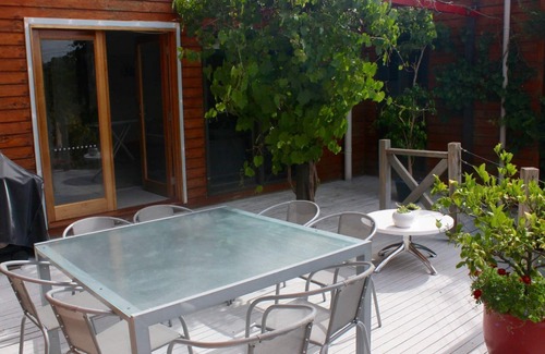 Ocean Grove House | The House of Chill - lake view, central, secluded