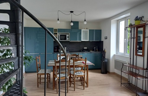 Blois House | The house of La Digue, 2 bedrooms with terrace and parking
