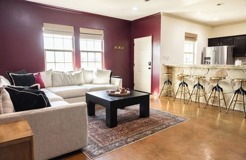 Wellborn House | The Howdy Hangout near Texas A&M and Kyle Field