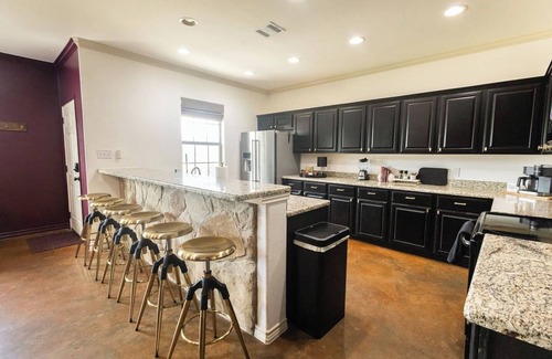 Wellborn House | The Howdy Hangout near Texas A&M and Kyle Field