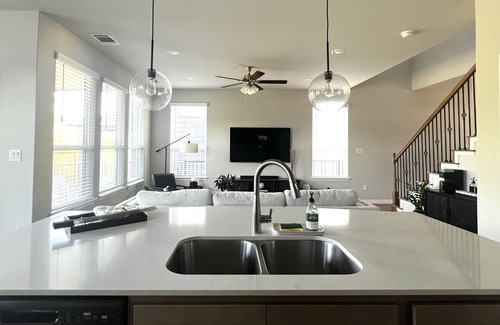 Kyle House | The Howdy House: Modern Western Retreat Near ATX