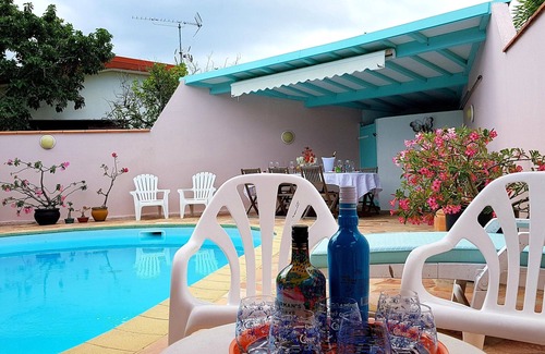Sainte-Luce Villa | The hummingbird patio, original villa by the sea