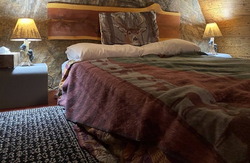 Dunlap Cabin | The Hunting Cabin is on 10.5 secluded wooded acres