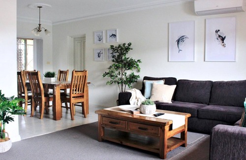 Huskisson House | The Husky Nest by Jervis Bay Breaks