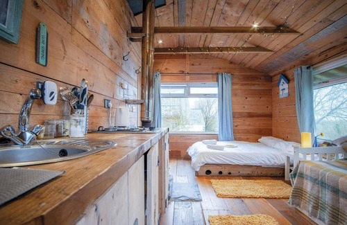Castlemartin Apartment | The Hygge Hut - 1 Bed - Freshwest Beach Retreat
