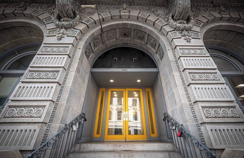 Downtown Memphis Apartment | The Iconic Memphis Studio!