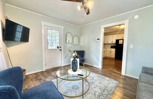 Beaufort Cottage | The Idle Oak - Sleeps 4 - Central Location!