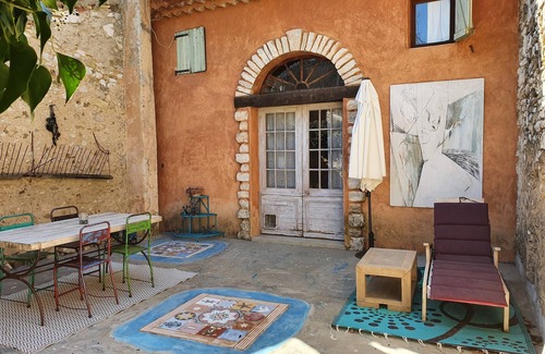 Rustrel Cottage | The Iguana gites at the foot of Colorado Provençal
