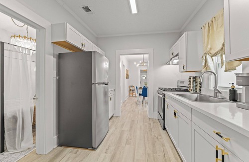South Pensacola House | The Indigo. Cozy family cottage