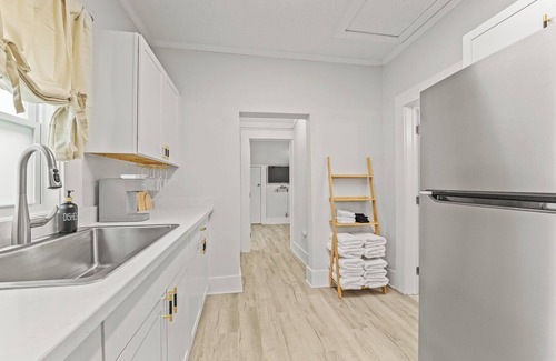South Pensacola House | The Indigo. Cozy family cottage