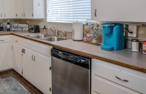 West Bench House | The Industrial - Pet Friendly Home with Garage by Boise Fairgrounds