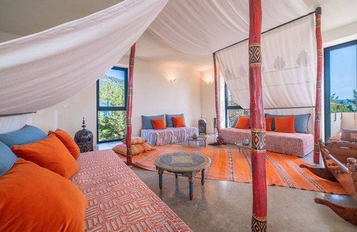 Es Cubells Villa | The interior of this villa is lives from opposites