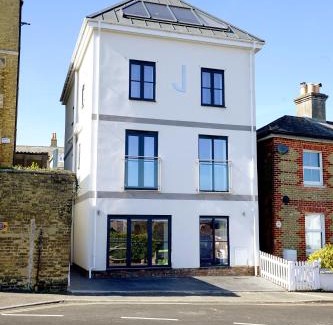 Cowes House | The J House - Cowes