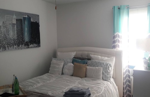 Ridge Bed & Breakfast | The Jahmtons Guest Room