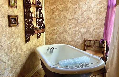Bonham House | The James Butler Bonham Suite at Four Winds