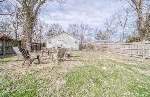 St. James House | The James Stay on Historic Route 66, minutes away from Wineries & Restaurants
