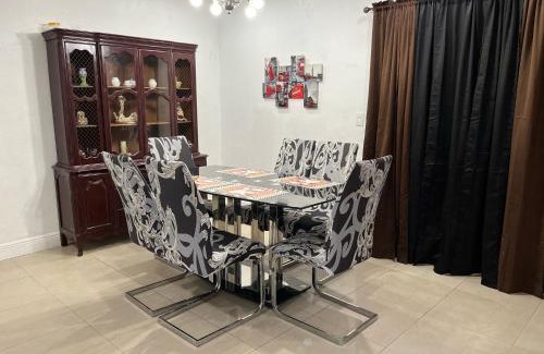 Miami Gardens House | The Jazzy Escape