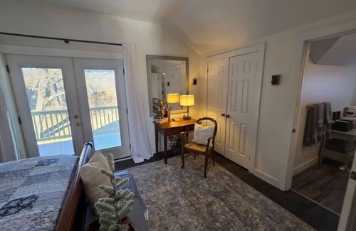 Northfield Apartment | The Jefferson Guest House, Spacious, Special Views
