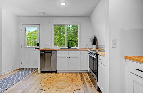 Newaygo Apartment | The Jetty Upper Rooms Getaway on Croton Dam Pond.