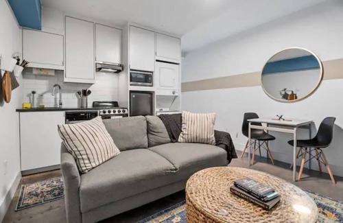 Virginia Highland Apartment | The Jewel - Balcony Walkable Ponce Cityn