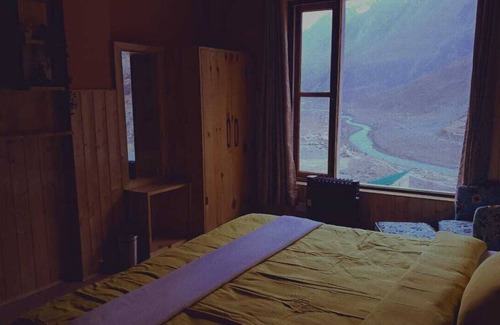 Sissu Hotel | The Jharna Sissu