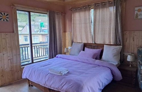 Sissu Hotel | The Jharna Sissu