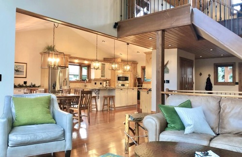 East Kootenay Cabin | The Johnson Lake House. Located on Lake Koocanusa