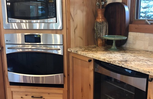 East Kootenay Cabin | The Johnson Lake House. Located on Lake Koocanusa