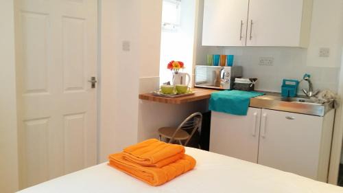 Acomb Apartment | The Jorvik Mini studio Parking available