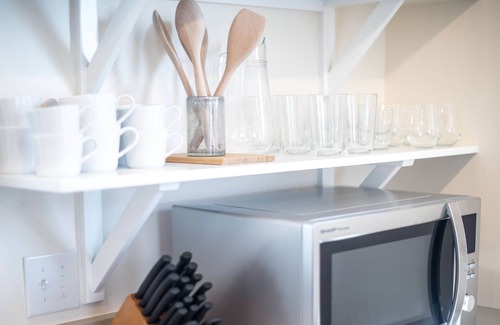 Fredericksburg House | The Judy: Romantic Wine Trail Haven with Hot Tub