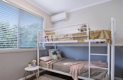 Clontarf House | THE JUNE-ROSE: A PRIVATE HOUSE WITH POOL AND SPA!