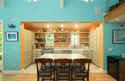 Key West Historic District House | The Kaleidoscope House - A Colorful Key West Hideaway w Pool & Jacuzzi