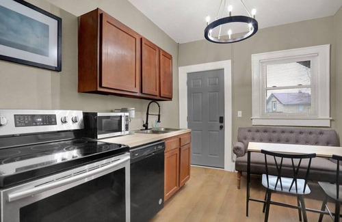 Indianapolis Apartment | The Kaya Top Suite-Dwntwn West 8