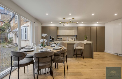 Avonmore and Brook Green House | The Kensington Townhouse|Luxury London Boutique 4BD