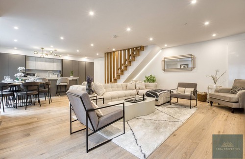 Avonmore and Brook Green House | The Kensington Townhouse|Luxury London Boutique 4BD