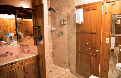 Kernville Apartment | The Kern River Apartment - Walking distance to the Kern River!