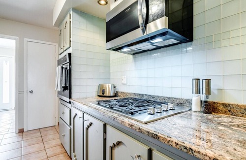 Leamington Cottage | The KingFisher Lakehouse
