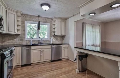 Mason House | The Kings Island House! 5 King Beds 3 bath