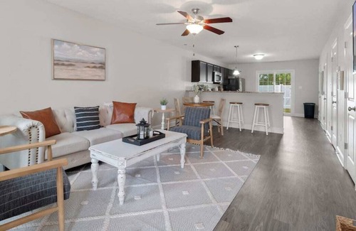 Westgate House | The KINGS Suite Sleeps 6 2Bedroom 2 1/2 Bath